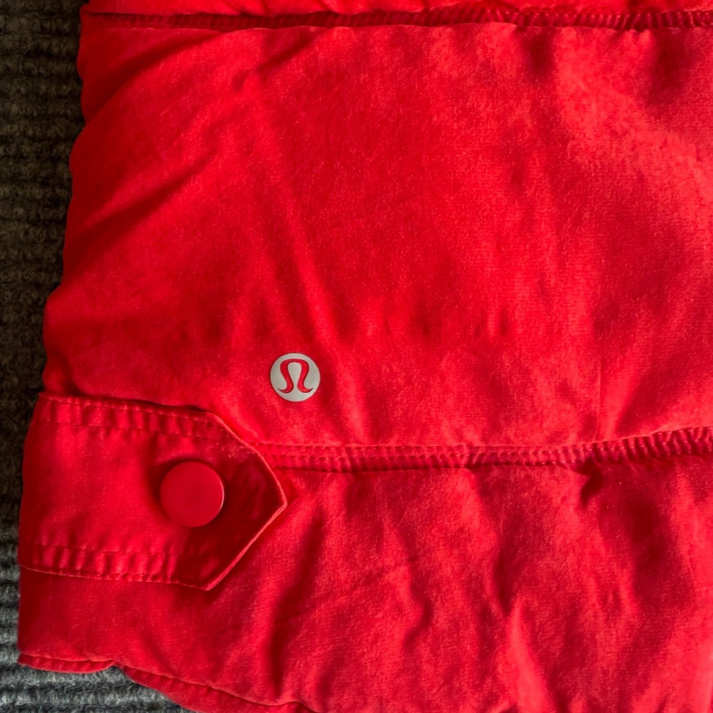 Lululemon Red Quilted Puffer Vest Womens Snap Front High Neck Sleeveless Jacket - Picture 3 of 6